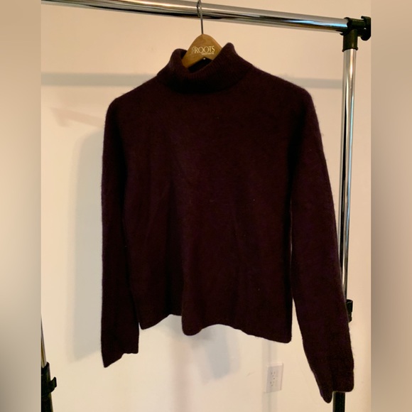 Lord & Taylor cashmere turtleneck sweater - Picture 1 of 3